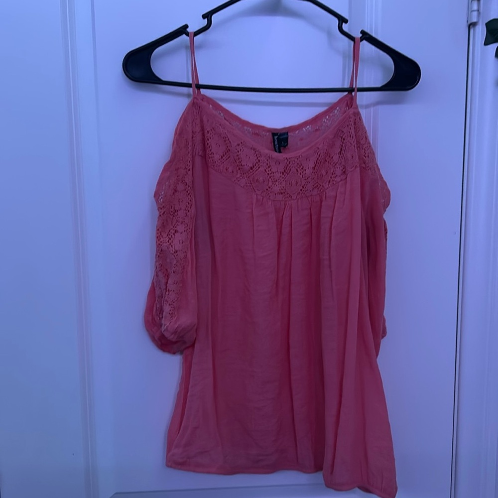 cute off the shoulder blouse 🩷